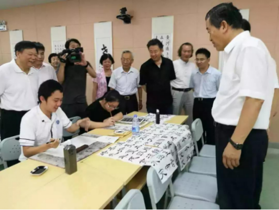 為什么國家越來越重視書法教育？