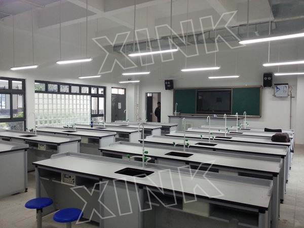 <a href='http://banvb.cn/chanpin/53-1.html' target='1' style='font-size:18px; font-weight:bold; color:#000000;'>科學實驗室</a>
