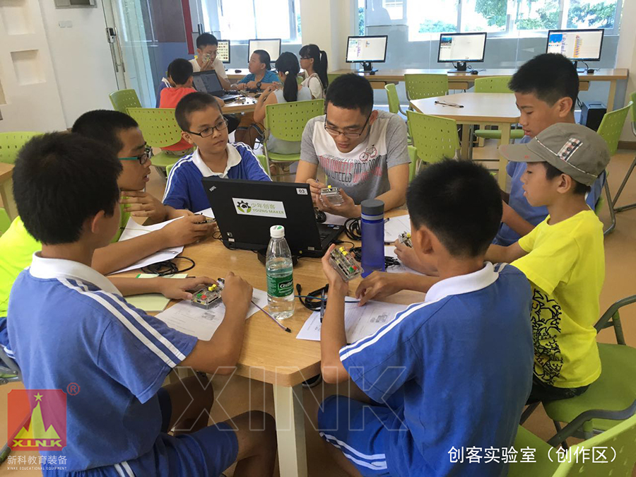 <a href='http://banvb.cn' target='1' style='font-size:14px; font-weight:bold; color:#0080ff;'>創(chuàng)客實驗室</a>