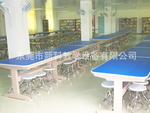 <a href='http://banvb.cn/chanpin/110-1.html' target='1' style='font-size:18px; font-weight:bold; color:#000000;'>圖書閱覽室</a>8