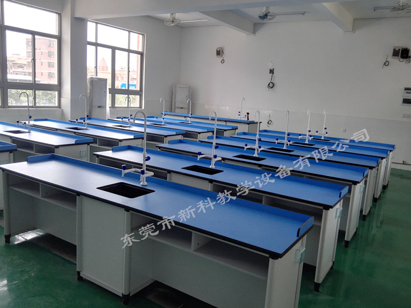 <a href='http://banvb.cn/chanpin/53-1.html' target='1' style='font-size:18px; font-weight:bold; color:#000000;'>科學實驗室</a>