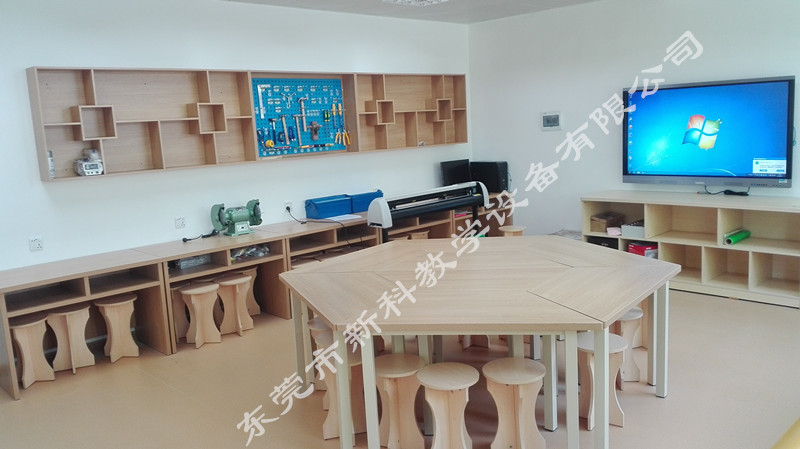 <a href='http://banvb.cn' target='1' style='font-size:14px; font-weight:bold; color:#0080ff;'>創(chuàng)客實驗室</a>