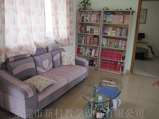 學(xué)校<a href='http://banvb.cn' target='1' style='font-size:14px; font-weight:bold; color:#0080ff;'>心理咨詢(xún)室</a>