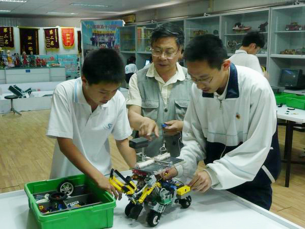 <a href='http://banvb.cn/chanpin/60-1.html' target='1' style='font-size:18px; font-weight:bold; color:#000000;'>機(jī)器人功能室</a>