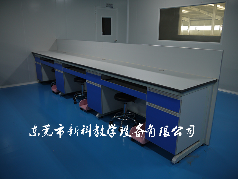 <a href='http://banvb.cn/products/64-1.html' target='1' style='font-size:18px; font-weight:bold; color:#000000;'>實(shí)驗(yàn)室邊臺(tái)</a>案例